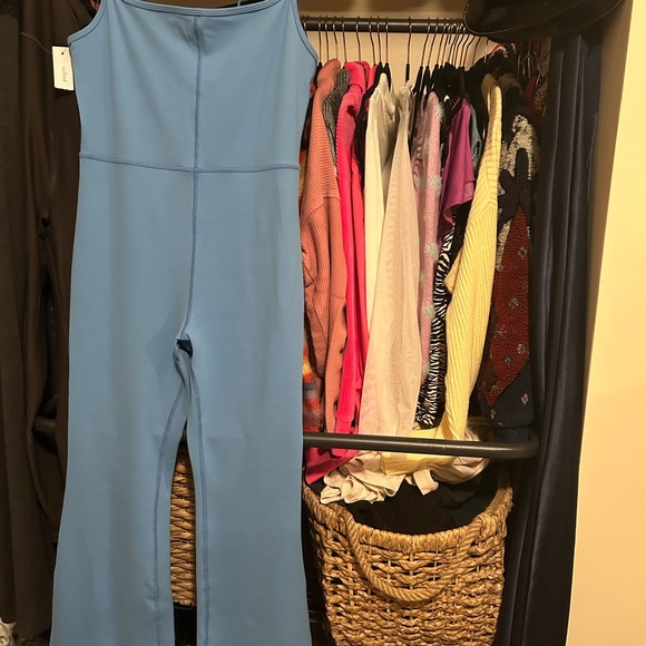 NWT Aritzia Flare Jumpsuit - Picture 2 of 3